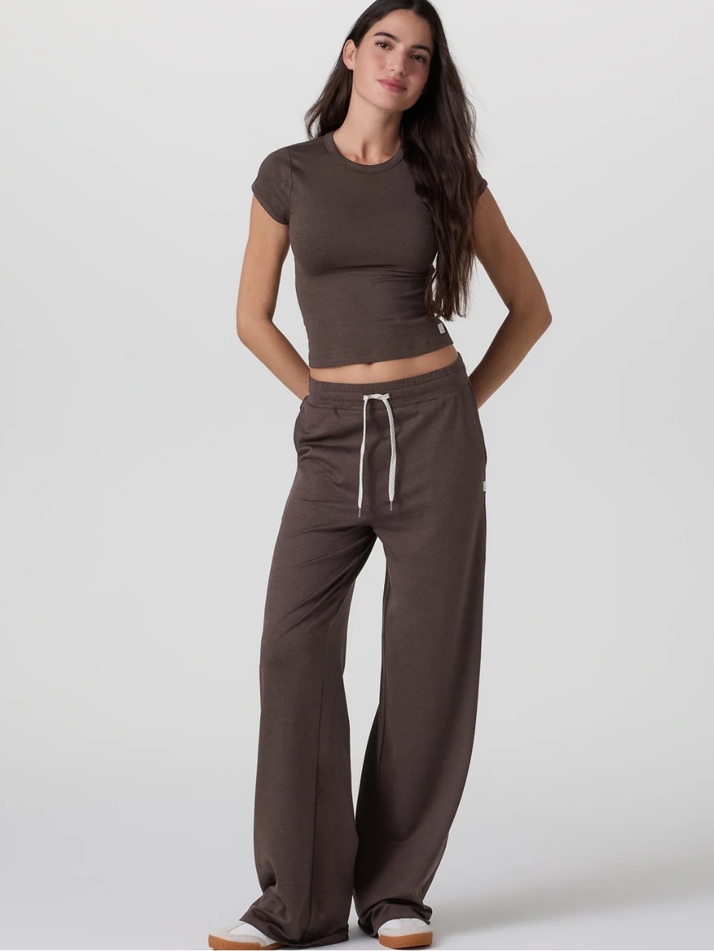 Vuori Everyday Cotton Stretch Fitted Tee Wide (small) in Bourbon